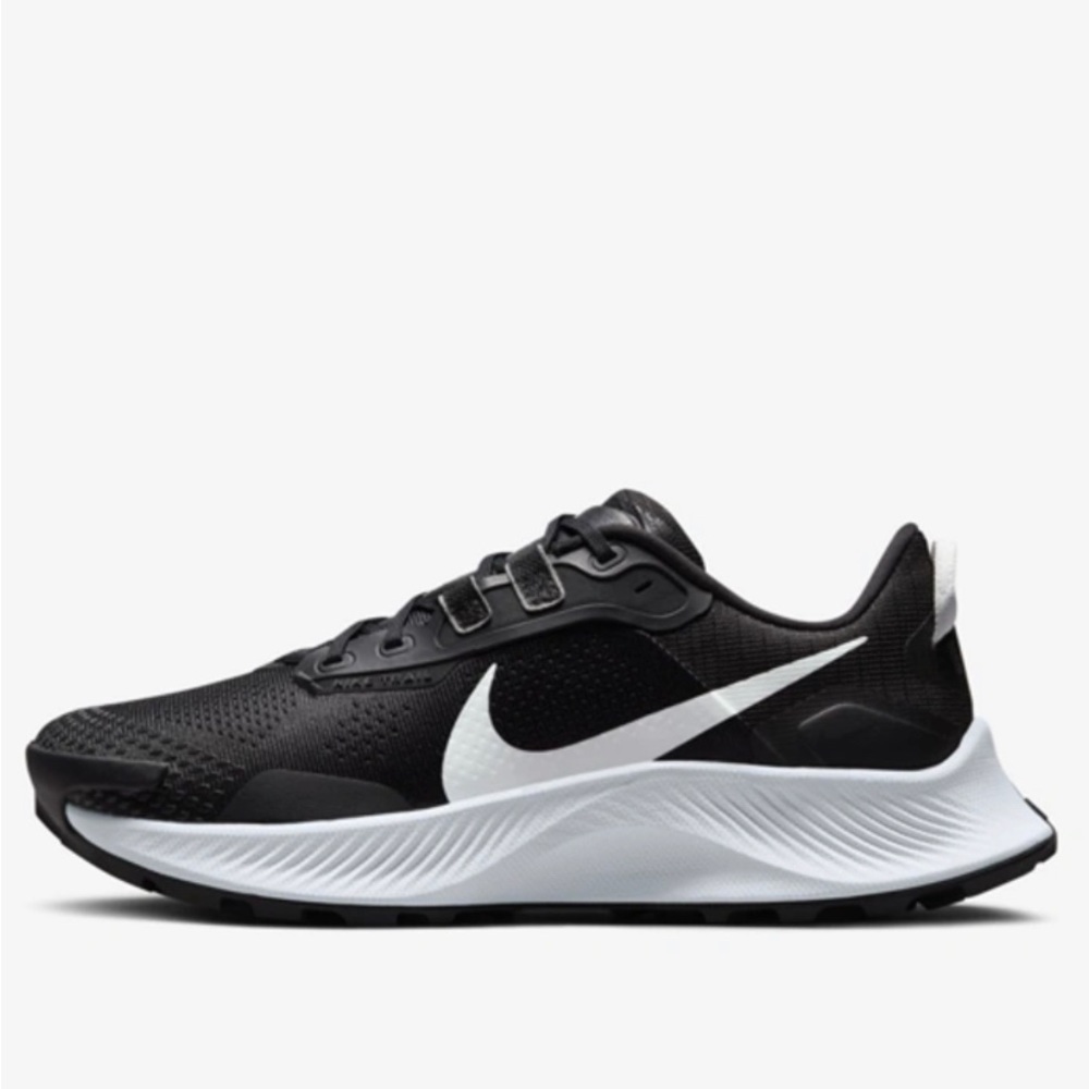 NWOT Nike Pegasus Trail 3 Mesh Ripstop Sneakers Size: 9